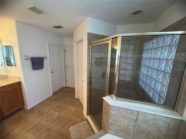 Image No.23-5 Bed Property for sale