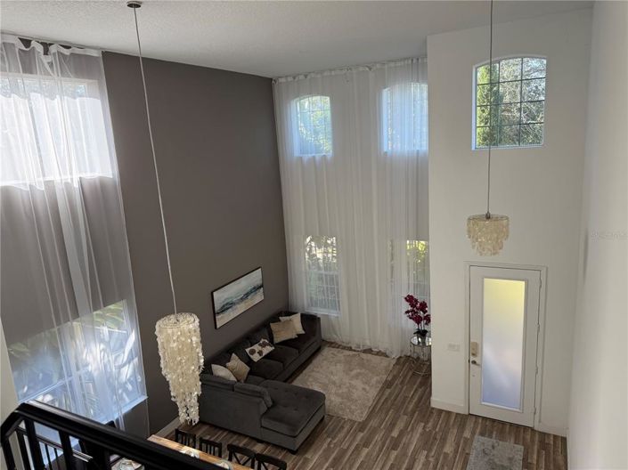 Image No.8-5 Bed Property for sale