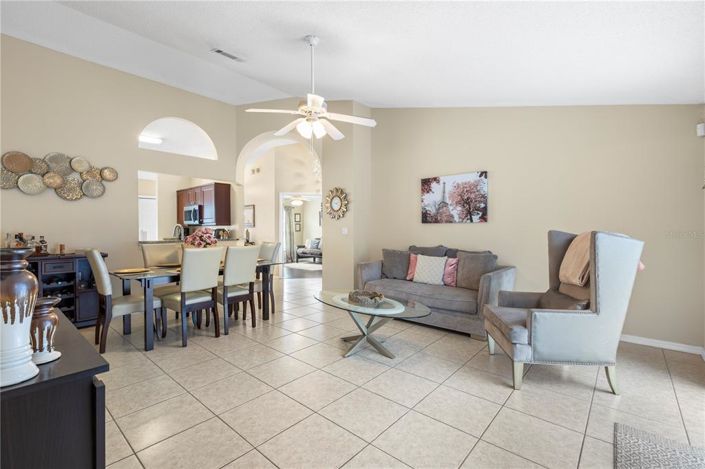 Image No.12-3 Bed Property for sale