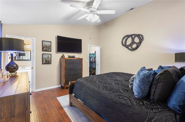 Image No.28-3 Bed Property for sale