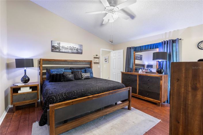 Image No.30-3 Bed Property for sale