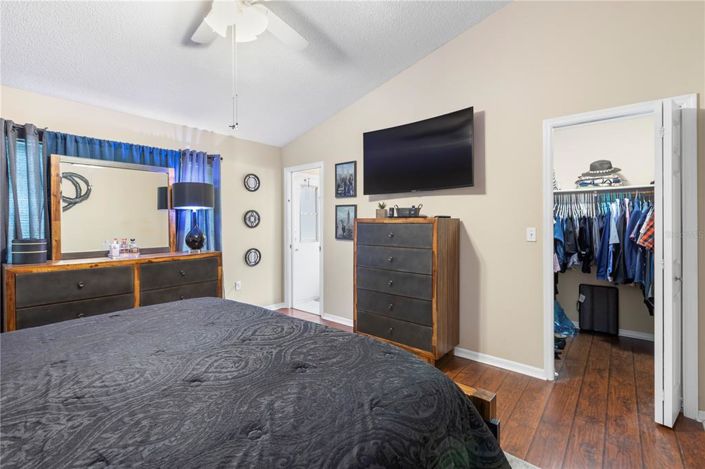 Image No.31-3 Bed Property for sale