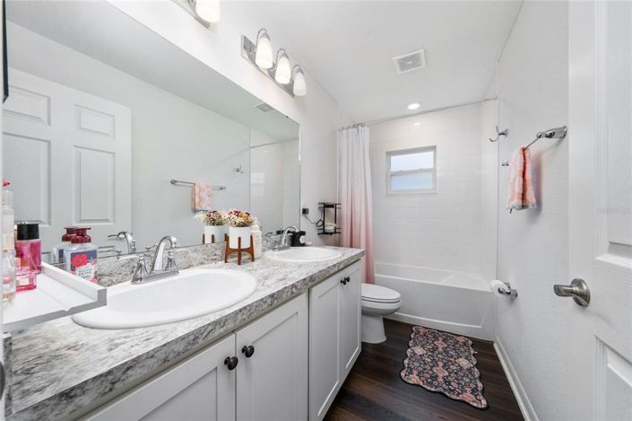 Image No.19-4 Bed Property for sale