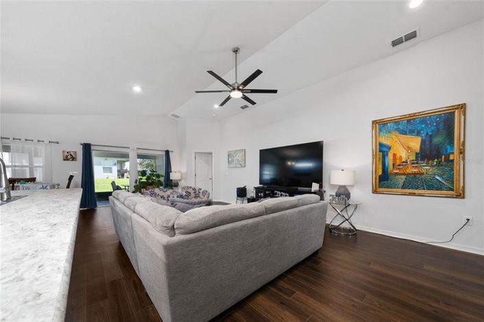 Image No.8-4 Bed Property for sale