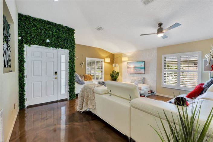 Image No.2-Propriété de 4 chambres à vendre à Kissimmee