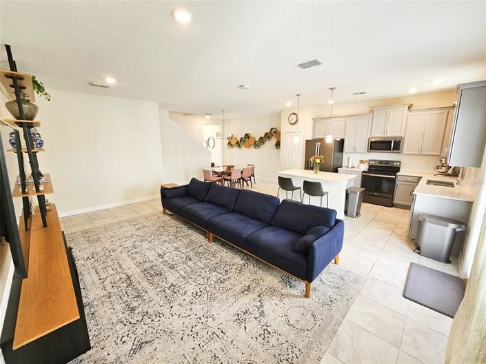 Image No.14-3 Bed Townhouse for sale