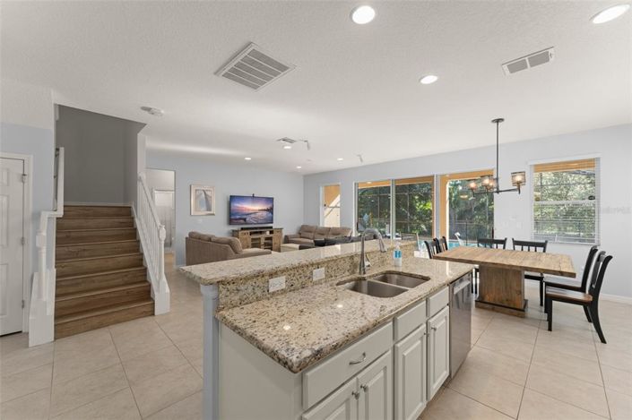 Image No.19-8 Bed Property for sale