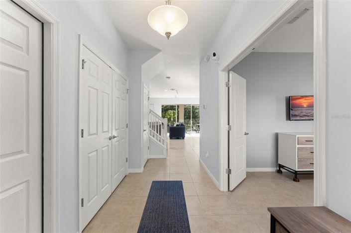 Image No.3-8 Bed Property for sale