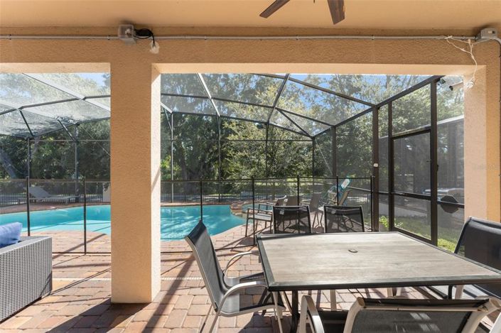 Image No.45-8 Bed Property for sale