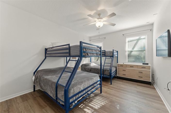 Image No.9-8 Bed Property for sale