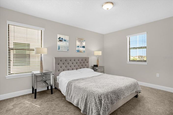 Image No.2-4 Bed Property for sale