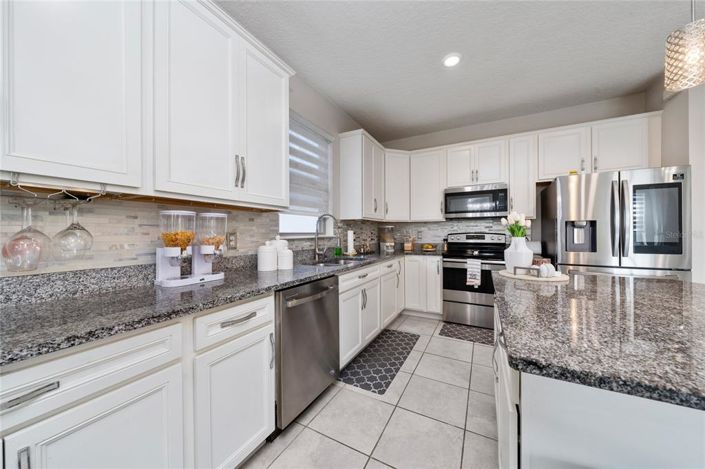 Image No.18-3 Bed Property for sale