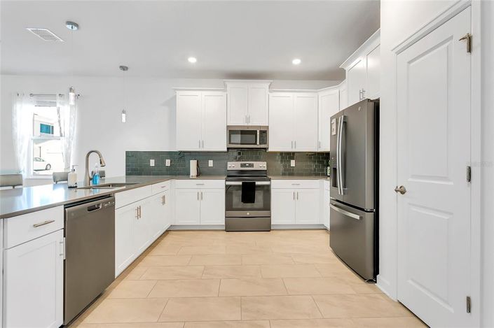 Image No.10-8 Bed Property for sale