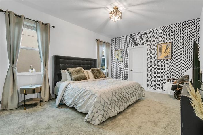 Image No.11-8 Bed Property for sale