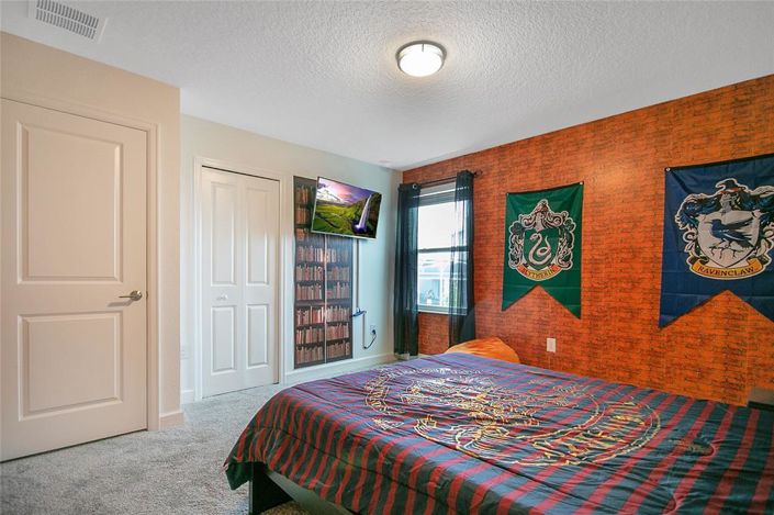 Image No.21-8 Bed Property for sale