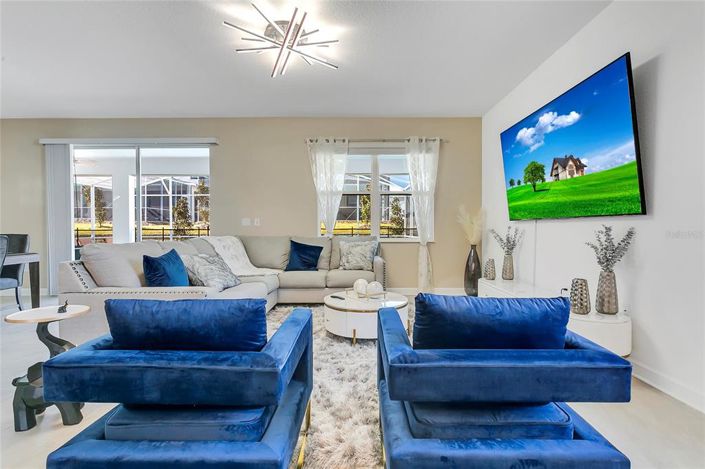 Image No.6-8 Bed Property for sale