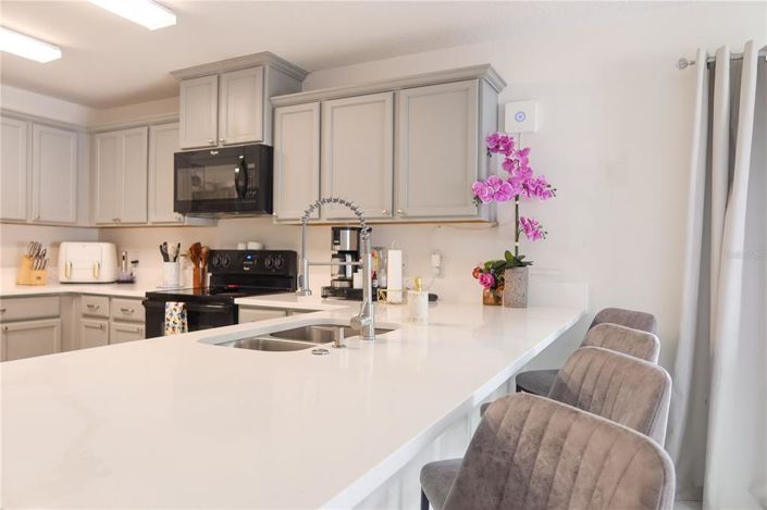 Image No.14-4 Bed Property for sale