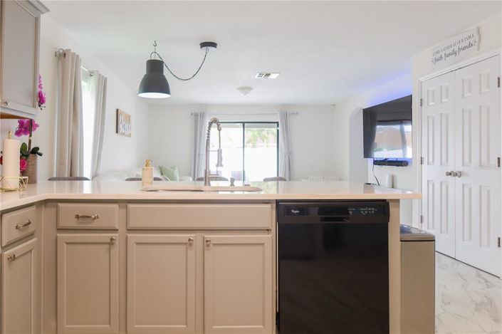 Image No.21-4 Bed Property for sale