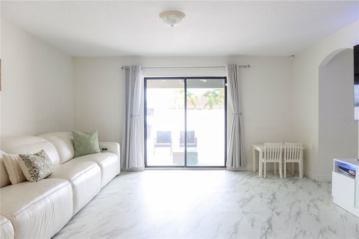 Image No.26-4 Bed Property for sale