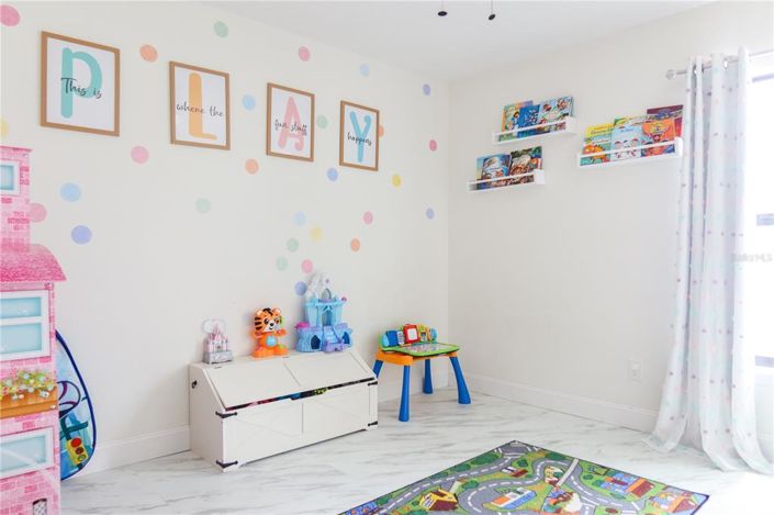 Image No.28-4 Bed Property for sale