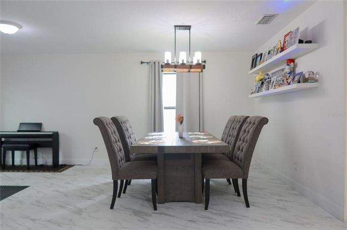 Image No.5-4 Bed Property for sale