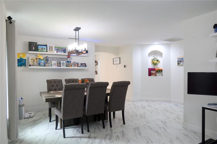 Image No.8-4 Bed Property for sale