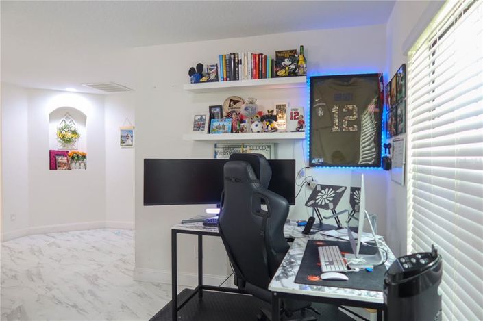 Image No.9-4 Bed Property for sale