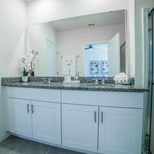 Image No.21-6 Bed Property for sale