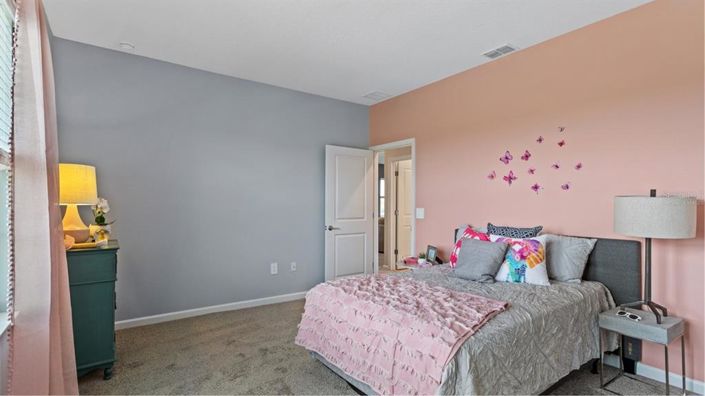 Image No.10-5 Bed Property for sale