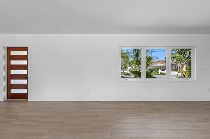 Image No.13-3 Bed Property for sale