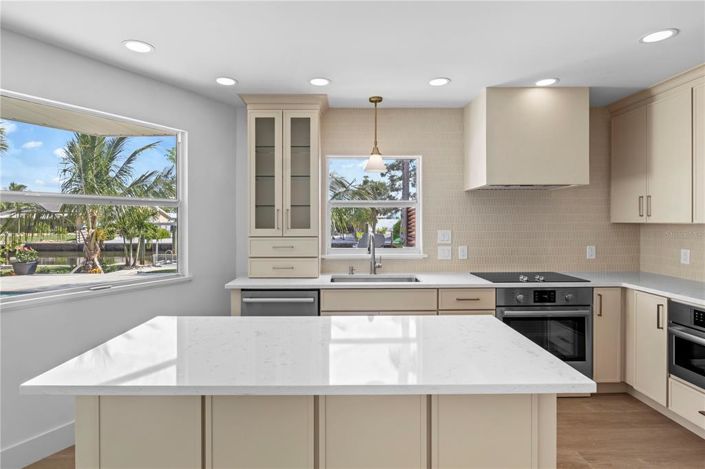 Image No.25-3 Bed Property for sale