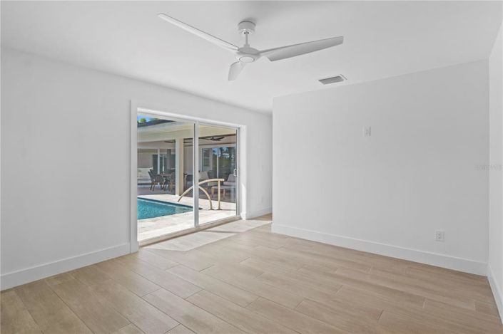 Image No.28-3 Bed Property for sale