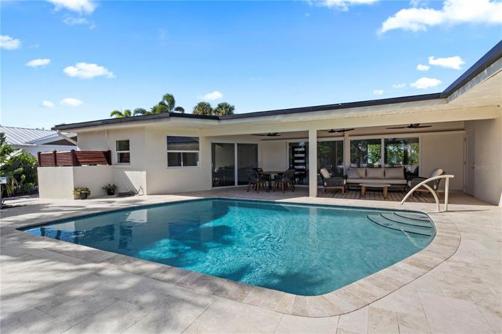 Image No.50-3 Bed Property for sale