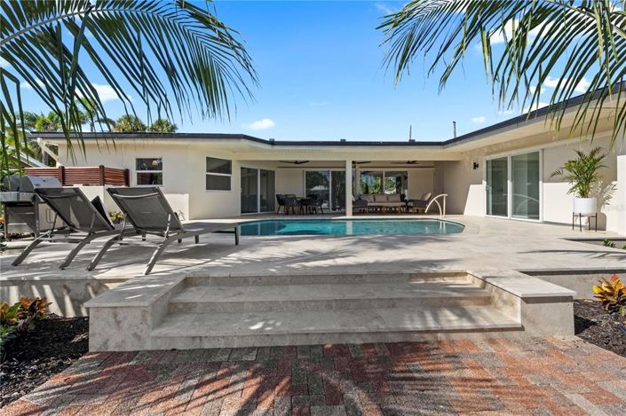 Image No.56-3 Bed Property for sale