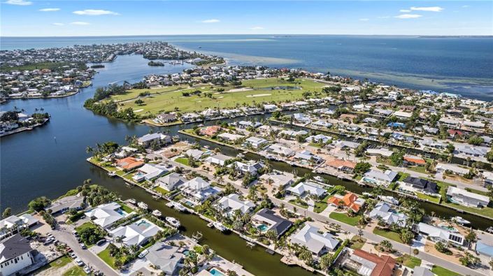 Image No.72-3 Bed Property for sale