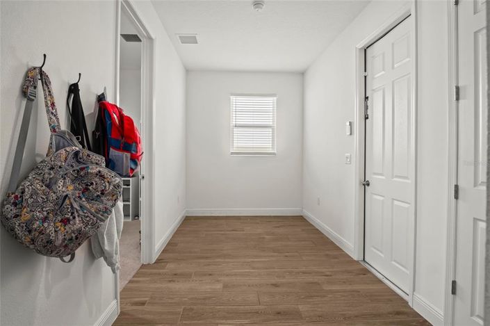 Image No.20-6 Bed Property for sale