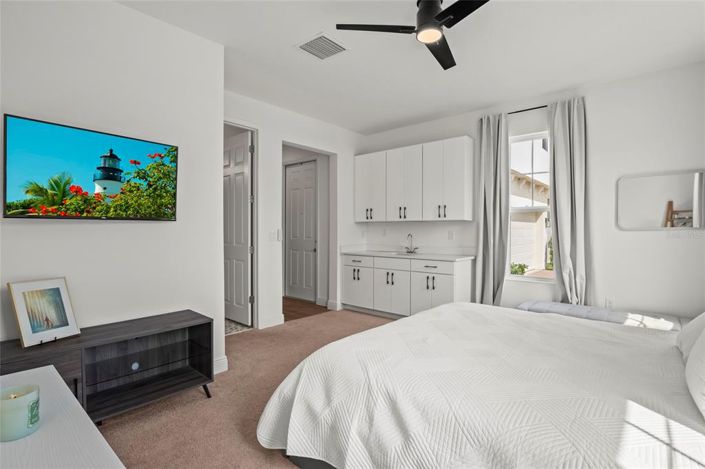 Image No.24-6 Bed Property for sale