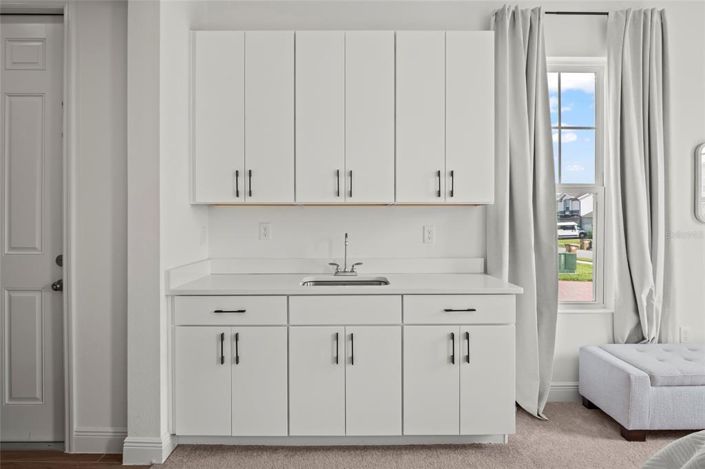 Image No.26-6 Bed Property for sale