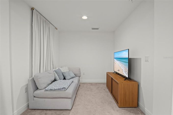 Image No.33-6 Bed Property for sale