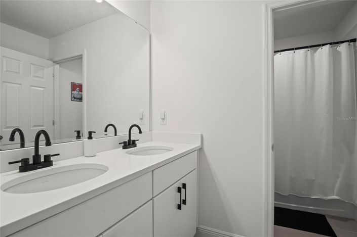 Image No.46-6 Bed Property for sale