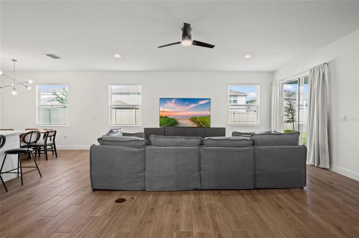 Image No.7-6 Bed Property for sale