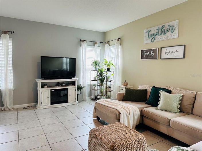 Image No.6-5 Bed Property for sale