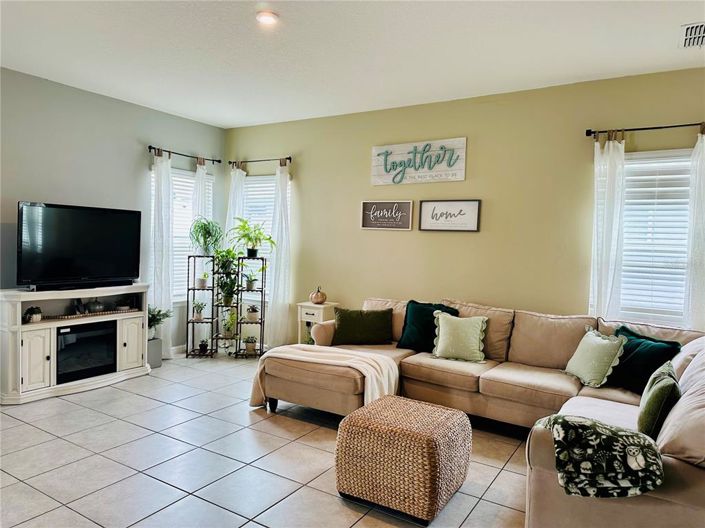 Image No.8-5 Bed Property for sale