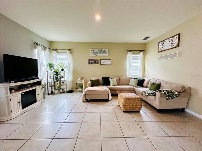 Image No.9-5 Bed Property for sale