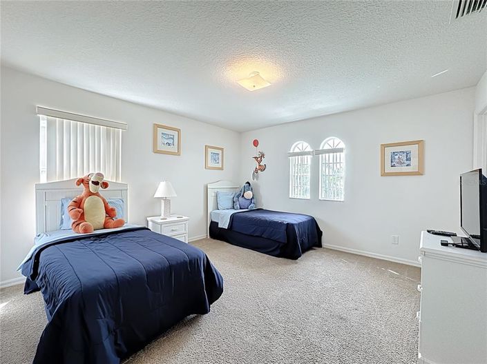 Image No.28-5 Bed Property for sale