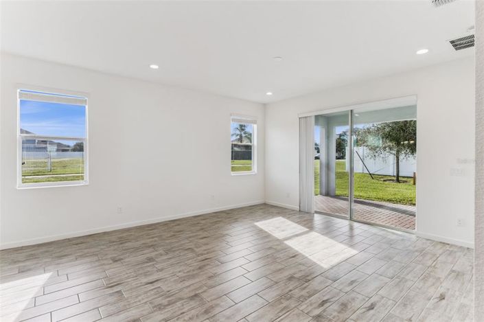 Image No.12-4 Bed Property for sale