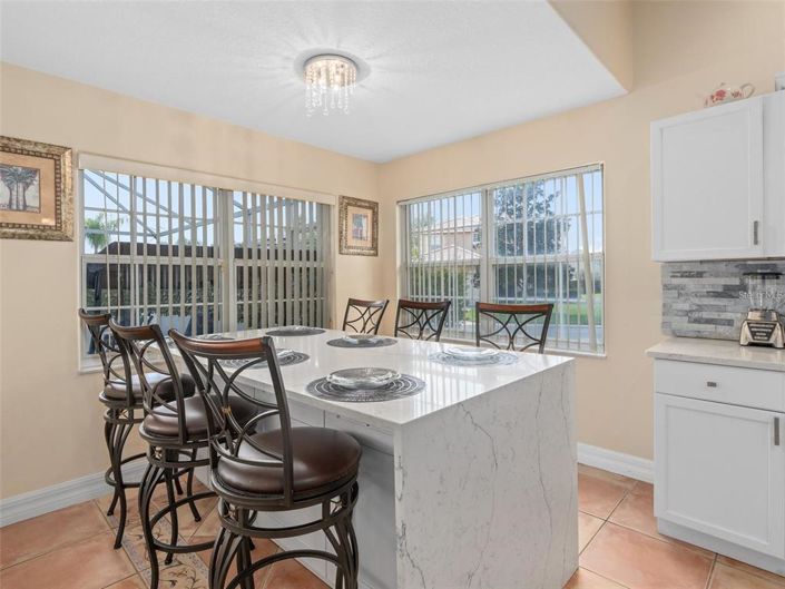 Image No.11-5 Bed Property for sale