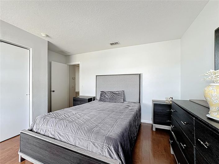 Image No.21-4 Bed Property for sale