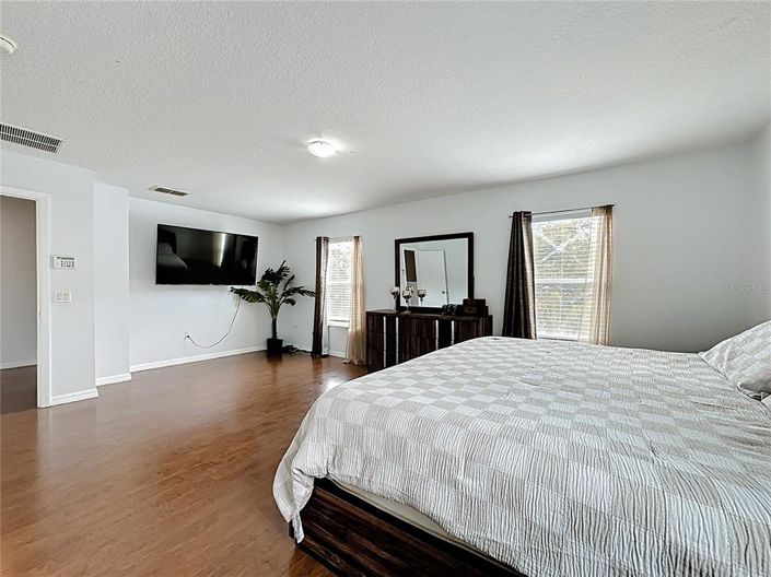 Image No.27-4 Bed Property for sale