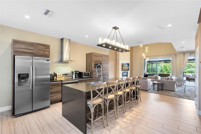 Image No.2-3 Bed Townhouse for sale